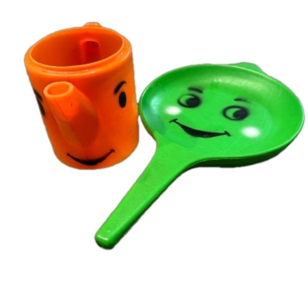 Vintage Empire playset. Frying pan and pitcher. Loved‎ but lots of life left